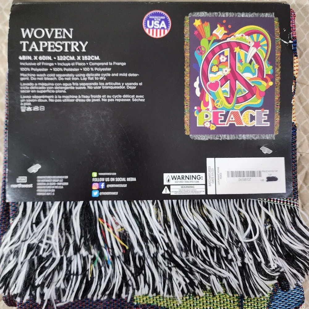 NWT Luxuriant Woven Tapestry/ Throw Blanket with Peace Design 48×60